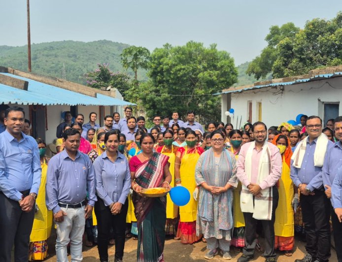 ବିସ୍ଥାପିତ ପରିବାର ମହିଳା ସଦସ୍ୟଙ୍କୁ ଆତ୍ମନିର୍ଭରଶୀଳ ପାଇଁ ଉତ୍କଳ ଆଲୁମିନାର ପ୍ରୟାସ